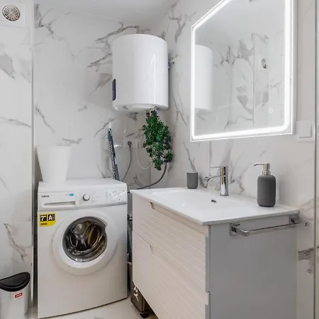 Blue Pearl Apartment In Fuengirola فوينخيرولا