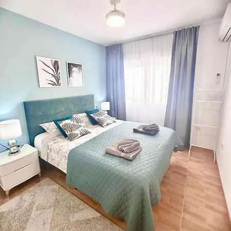 Blue Pearl Apartment In Fuengirola فوينخيرولا